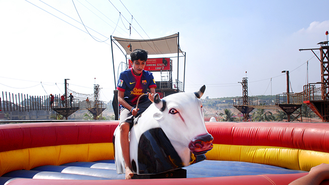 Experience Rodeo - Bull Ride at Della Adventure Park 